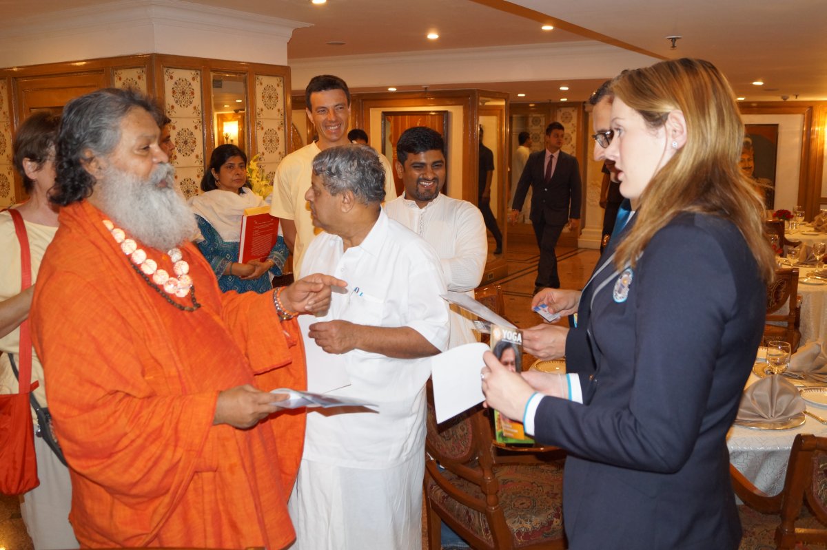 VishwaguuJi explaining OM Ashram Project to official representatives of Guiness Record Committee