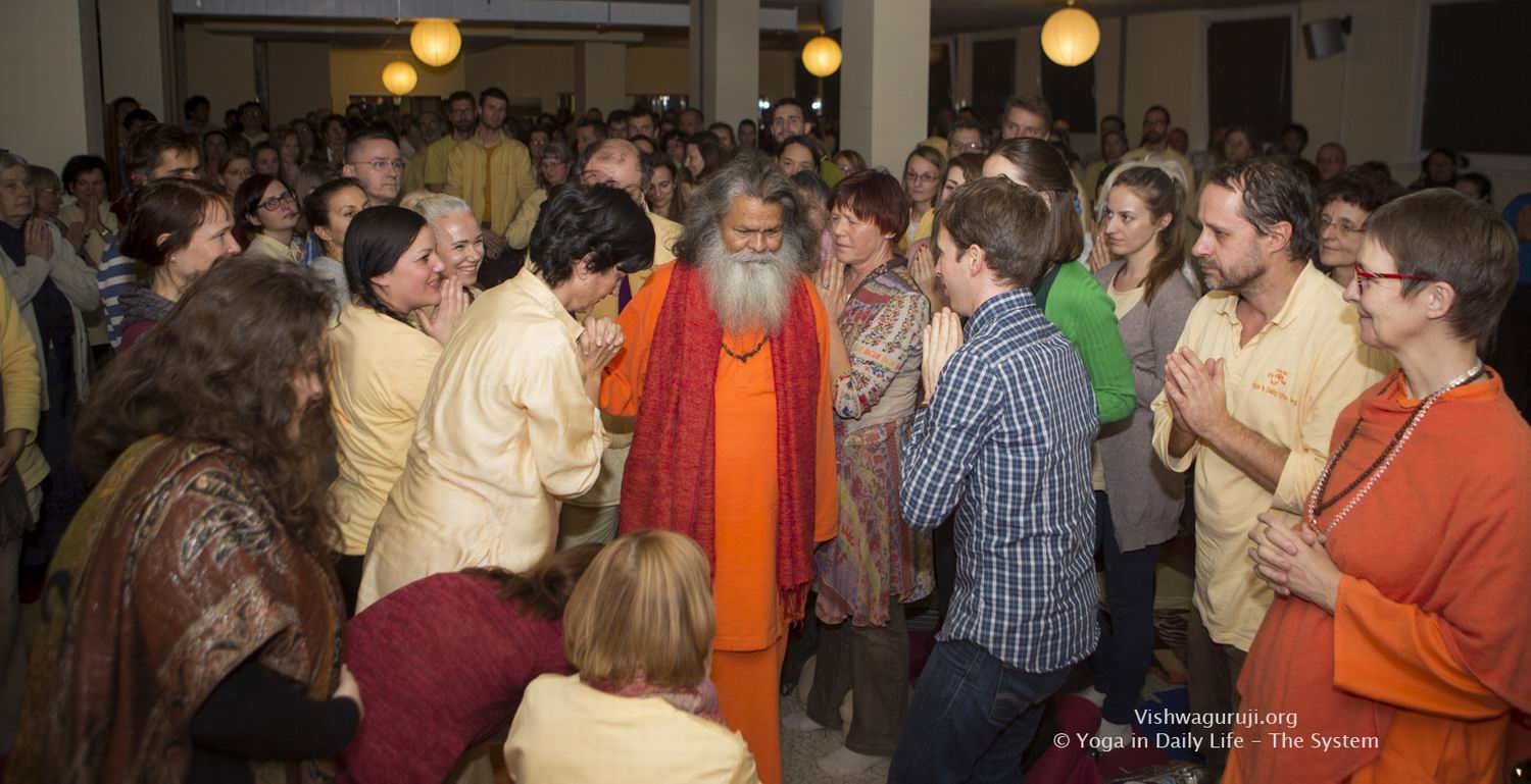 Christmas Satsang With Vishwaguruji At Guruji Ashram In