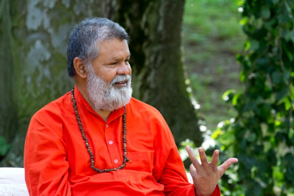 HH Swami Maheshwarananda Strilky 2014